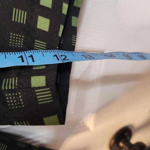 Wilson Men's Casual Shorts with Green and Black Checkered Pattern size 36 - Picture 8 of 9